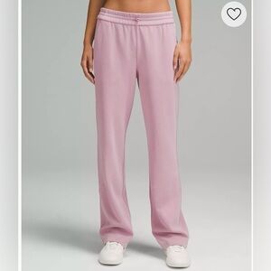 Luluemon Softstreme High-Rise Pant
Regular Pink size 6